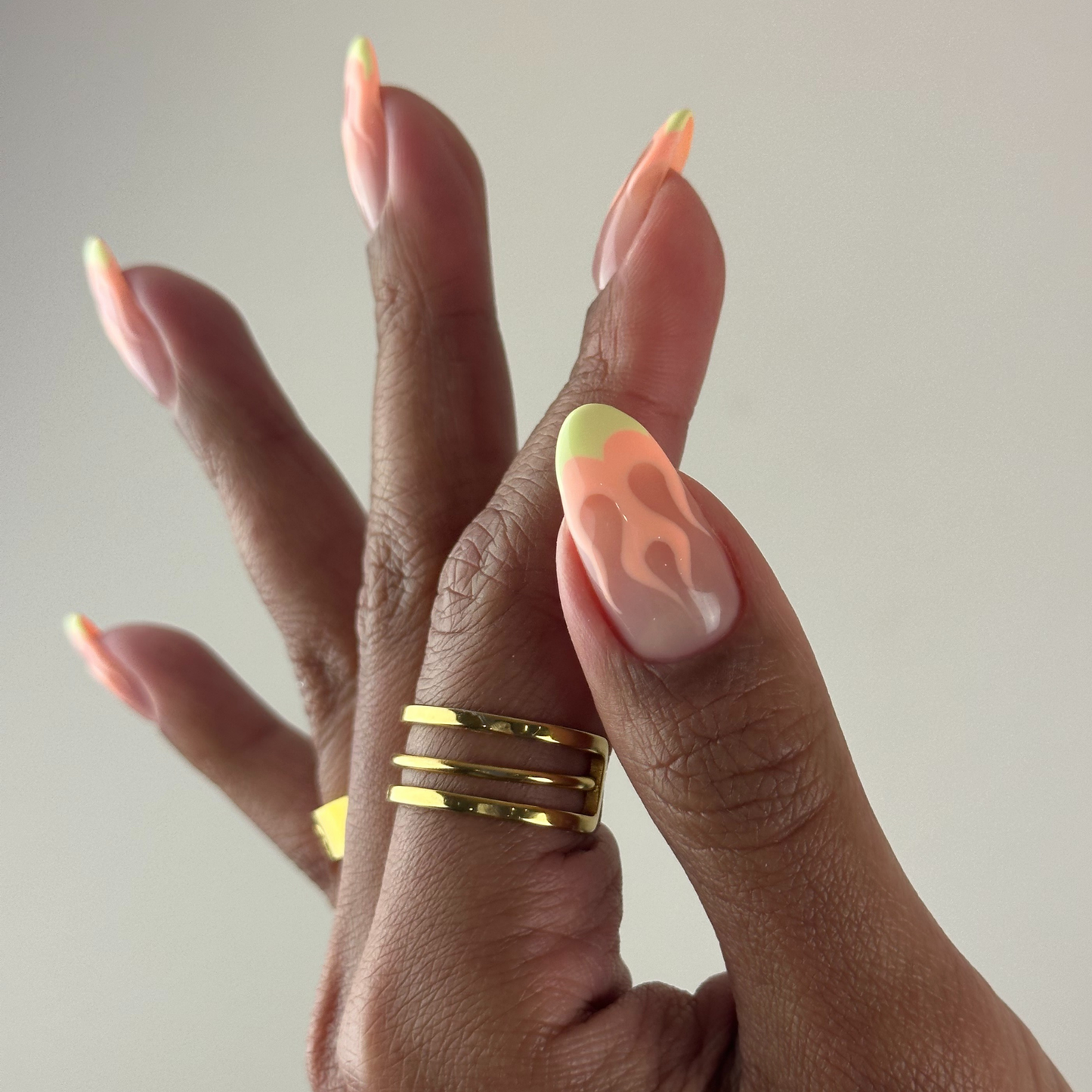 DND11 - Classic Light Peach Gel Art Liner